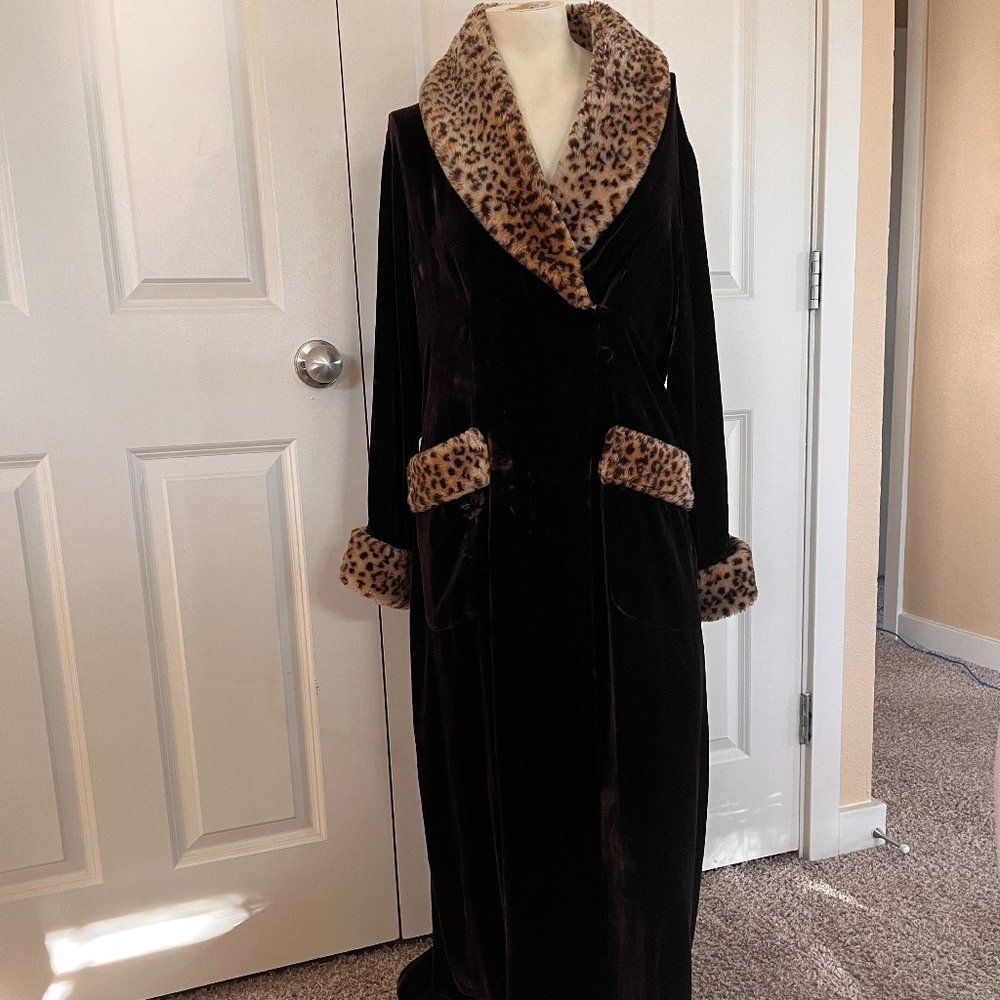Victoria's Secret Glam Plush Long Robe with Faux Fur Trim